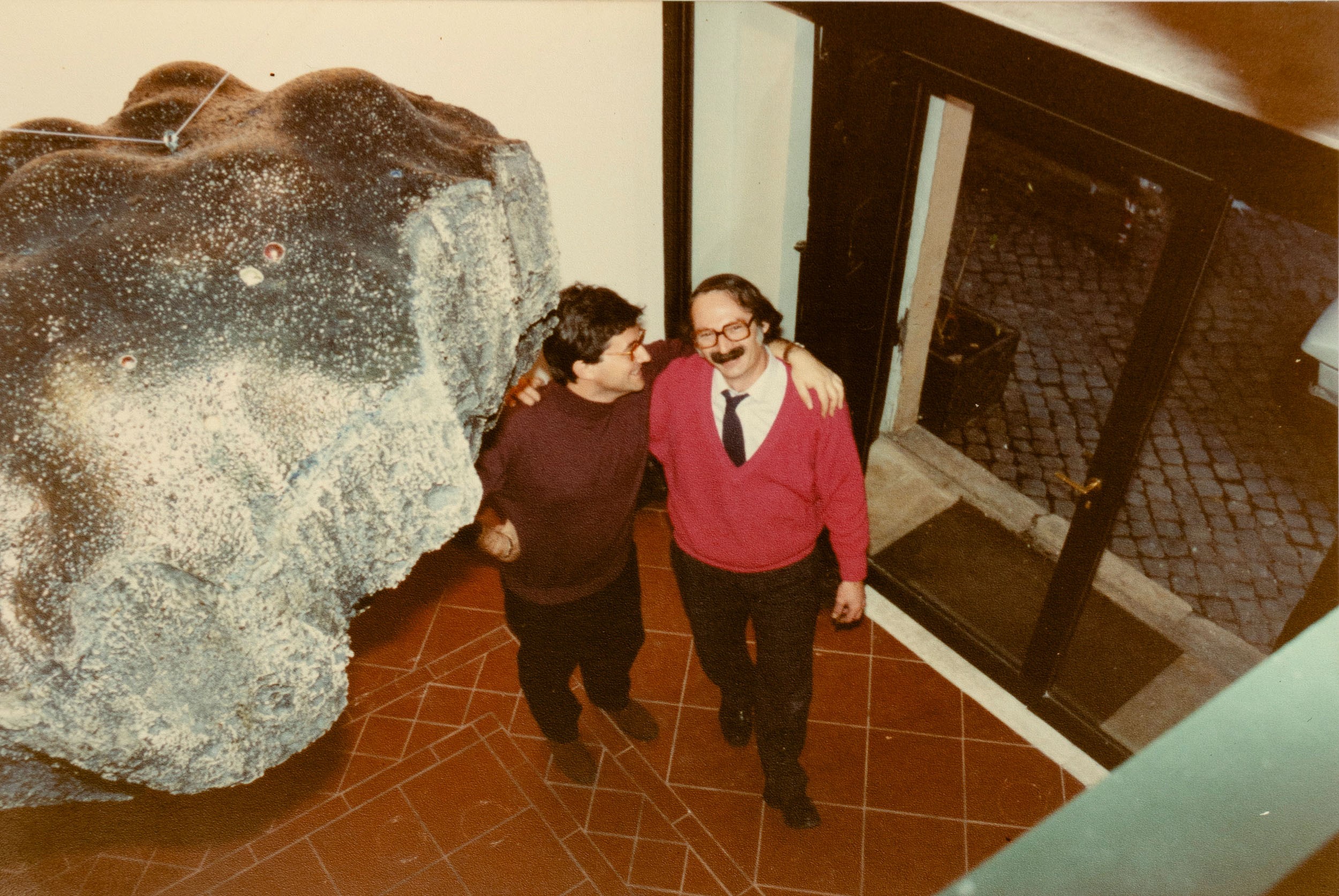 Piero Gilardi - Catastrofe - installazione sonora in poliuretano espanso