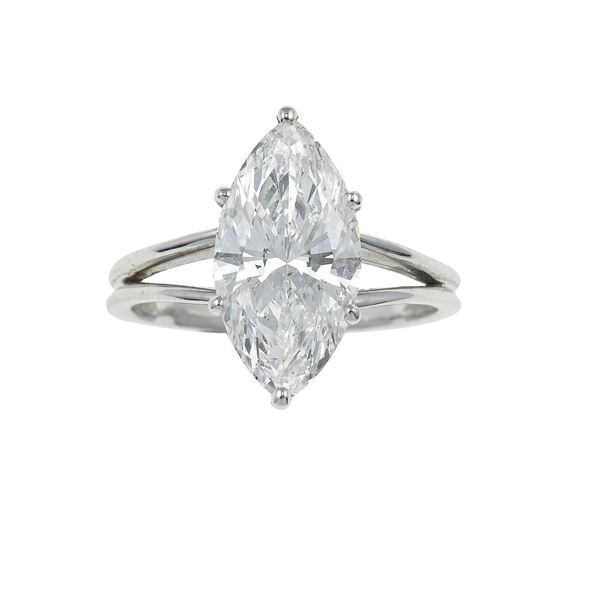 Marquise-cut diamond weighing 3.50 carats approx.