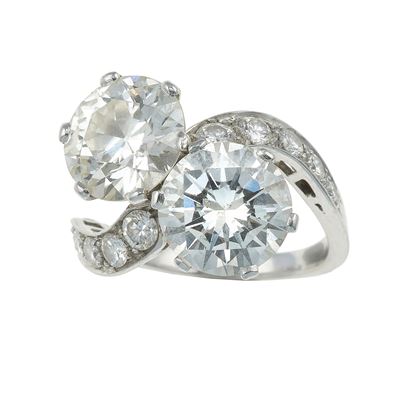 Anello in platino, contrariè con diamanti taglio brillante (circa 3.00 ct) e taglio circular (cir...