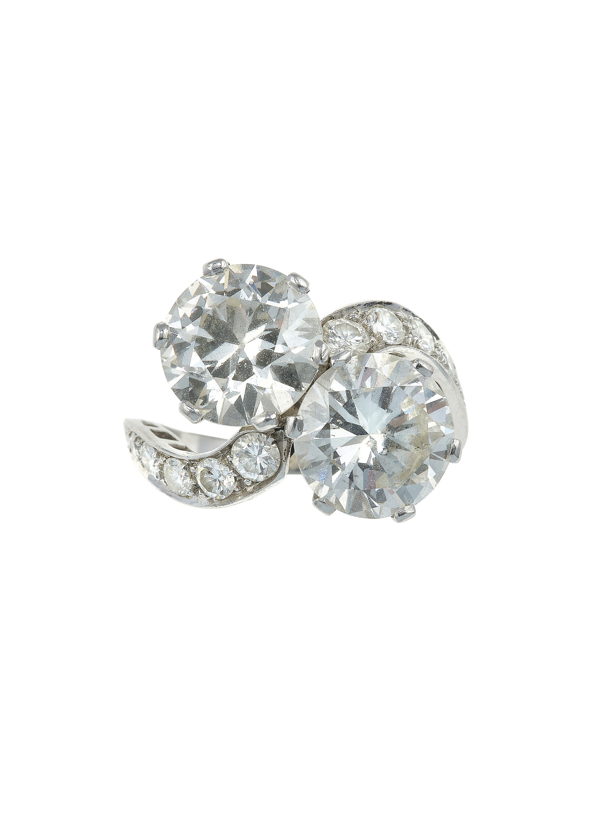 Anello in platino, contrariè con diamanti taglio brillante (circa 3.00 ct) e taglio circular (cir...
