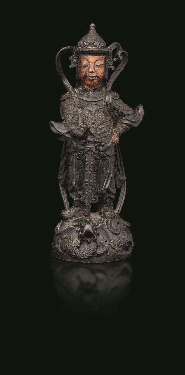 Figura di guerriero in bronzo lumeggiato in oro a freddo sul volto, Cina, Dinastia Ming (1368-1644)
