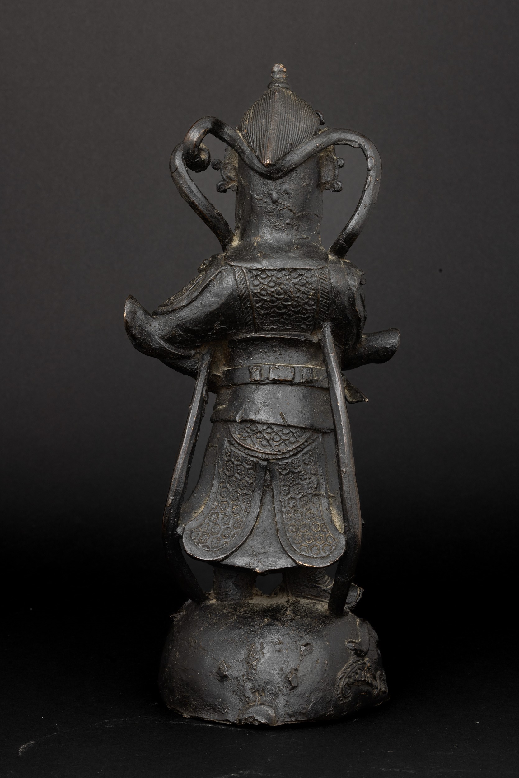 Figura di Guerriero in Bronzo Lumeggiato in Oro a Freddo sul Volto, Cina, Dinastia Ming (1368-164...