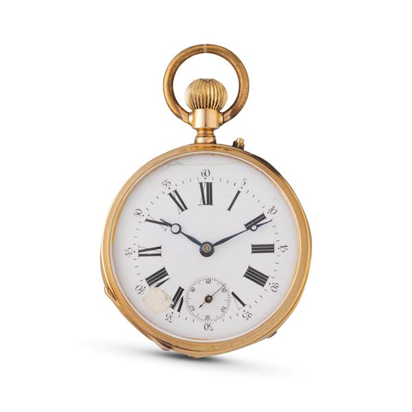 Orologio da tasca in oro 18k cesellata, quadrante smalto bianco con lancette Breguet e numeri Romani, carica remontoir<BR>40 mm, peso 49 g