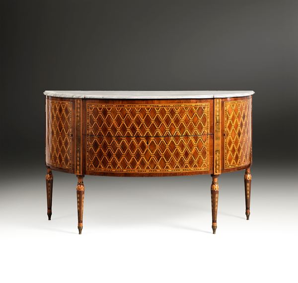 Cassettone demilune. Torino, ultimo quarto del XVIII secolo