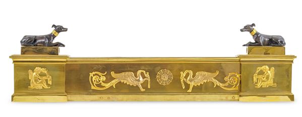 Parafuoco in bronzo dorato e patinato. XIX secolo