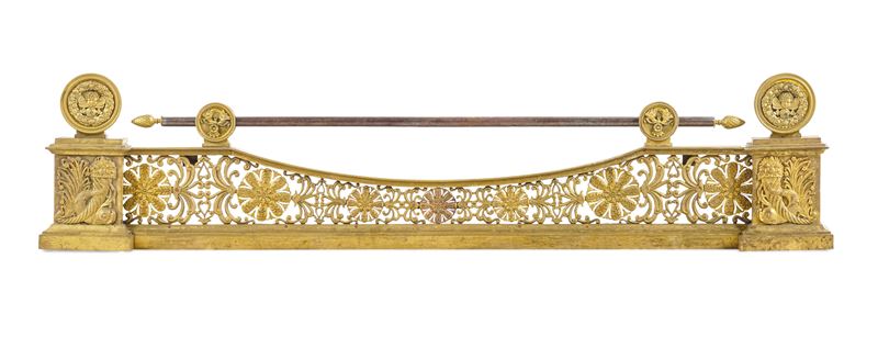 Parafuoco in bronzo dorato. XIX secolo  - Auction Italian Residences - Cambi Casa d'Aste