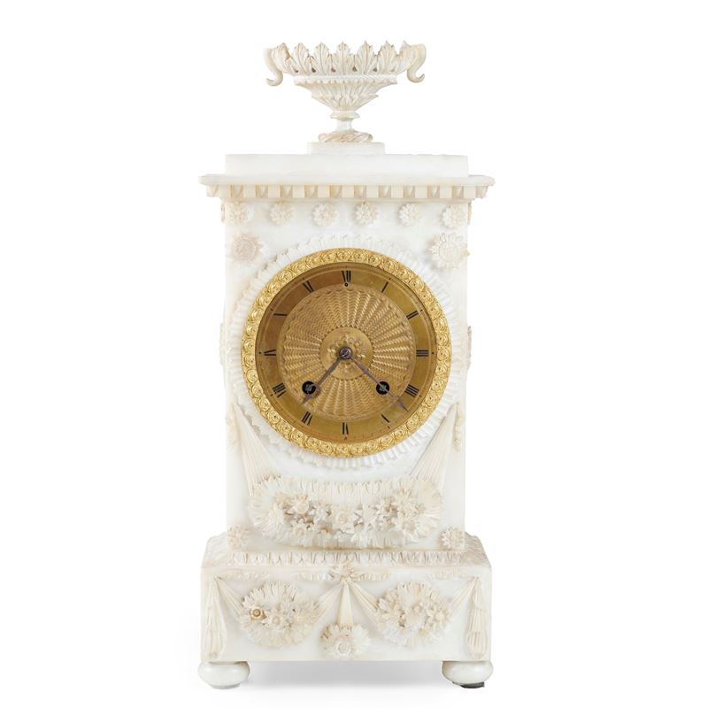 Pendola da tavolo in alabastro. Francia XIX secolo, Hanet a Paris  - Asta Antiquariato - Cambi Casa d'Aste
