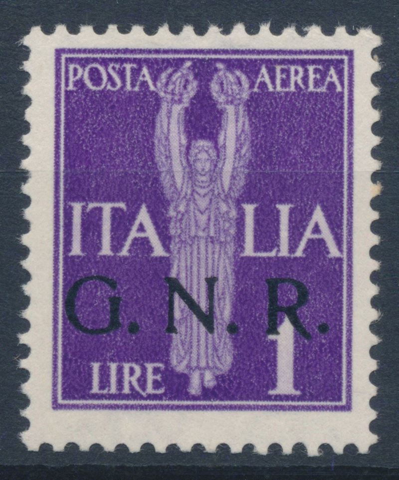 1944 – Repubblica Sociale Italiana – Posta Aerea - Emissione della “Guardia Nazionale Repubblicana” con soprastampa G.N.R. di Verona – 1 lira violetto con soprastampa fortemente spostata in basso (Sass. 121caa).  - Auction Philately and Postal History - Cambi Casa d'Aste