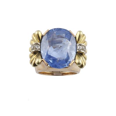 Anello in oro giallo 750/1000 con zaffiro del Sri Lanka (ct 20,00)