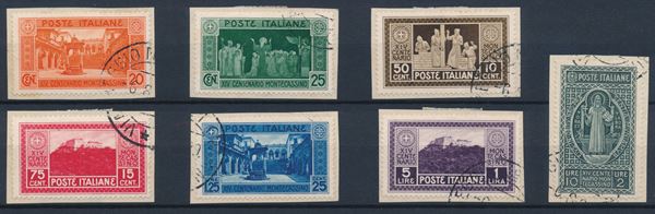 1929 – Regno d’Italia – “14° centenario della fondazione dell’Abbazia di Montecassino” – serie cpl usata su frammenti (Sass. 52).