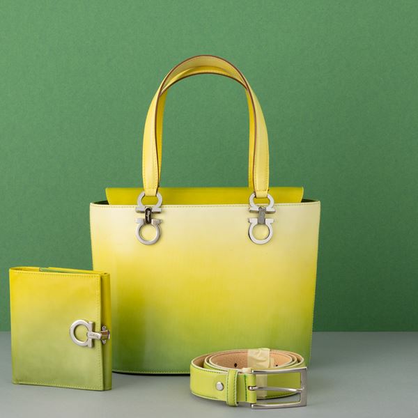 Lotto Borsa a mano gialla con portafogli, tracolla e cintura in vernice