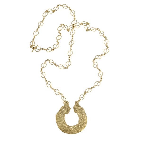 Gold chain with pendant