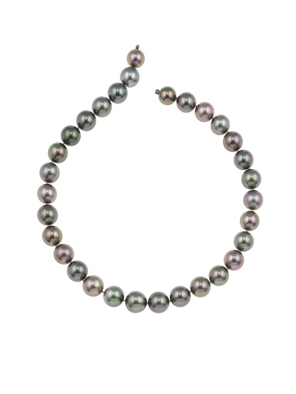 Cultured grey pearl row. Gemmological Report R.A.G. Torino n. JR23006