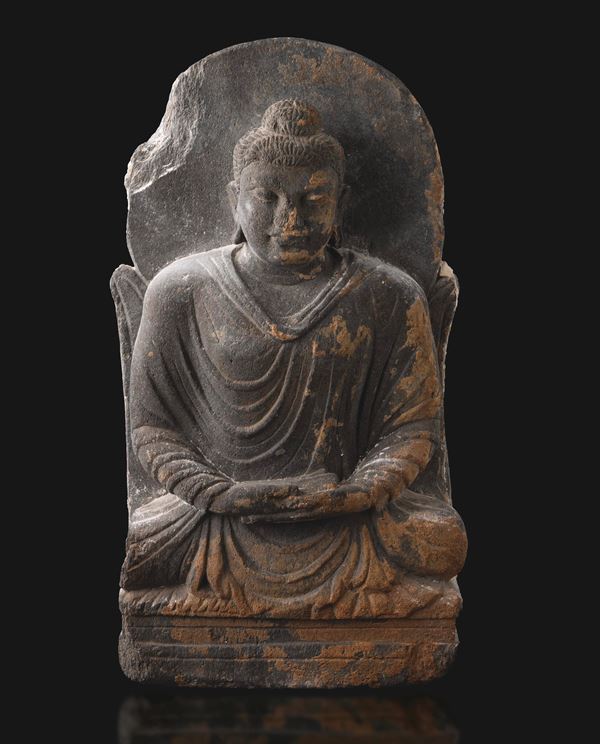 Amitayus Buddha figure carved in stone, Gandhara, 4th century