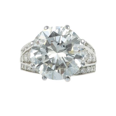 Pietra diamante, Solitaire a taglio brillante, ct 8.03, colore J, VVS1, fluorescenza UV media