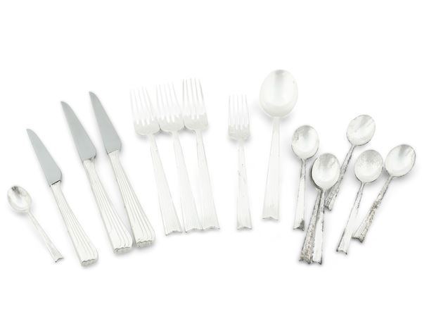 Insieme di posate. Designer Paolo Portoghesi, argenteria Rossi & Arcandi per Cleto Munari Editore, Italia 1983