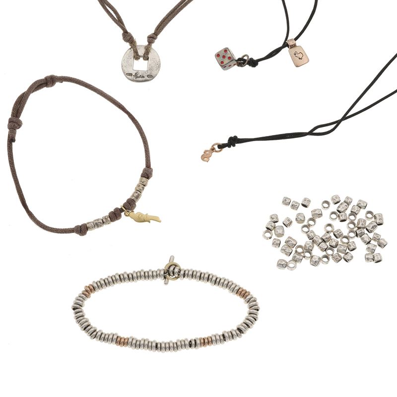 Pomellato, lotto composto da tre bracciali e due collane con pendenti  - Asta Gioielli - Cambi Casa d'Aste