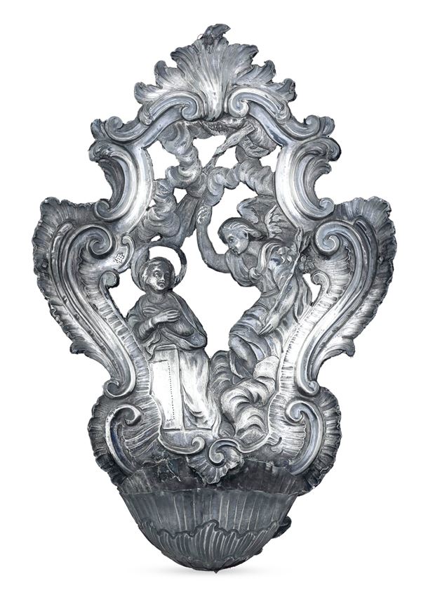 Acquasantiera con Annunciazione. Genova, marchio della "Torretta" per l'anno (17)77