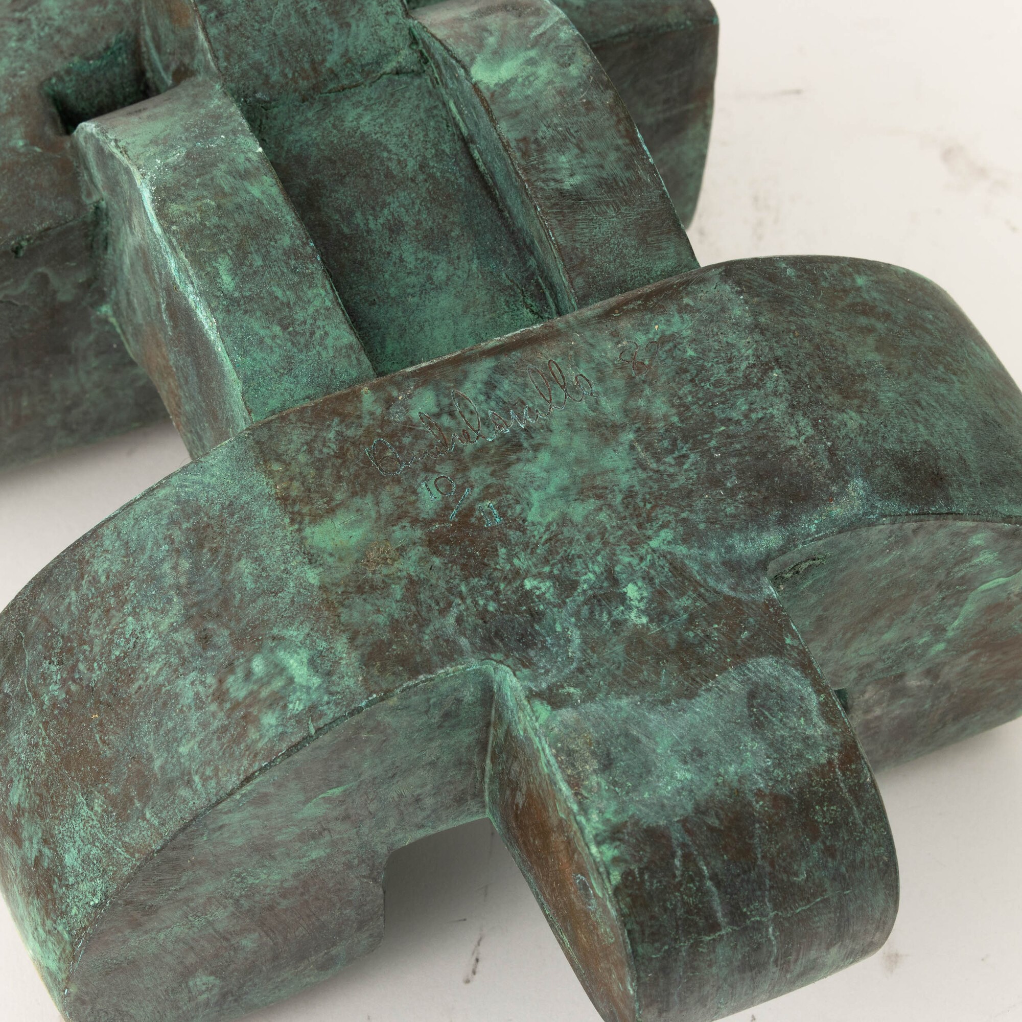 Andrea Cascella - Un legame - scultura in bronzo con patina verde, 1982