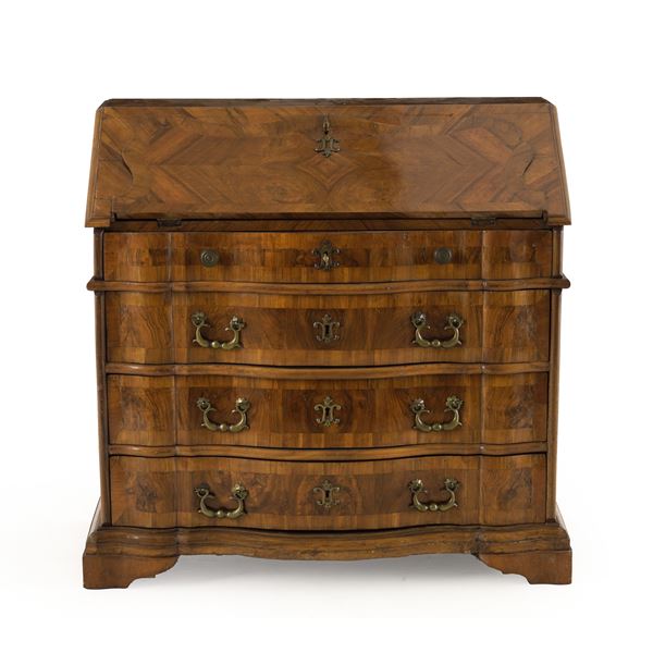 Ribalta a doppia mossa lastronata e filettata. Veneto XVIII-XIX secolo