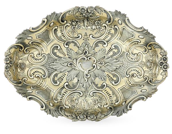 Grande piatto ovale. Londra 1810, argentieri Benjamin & Jason Smith