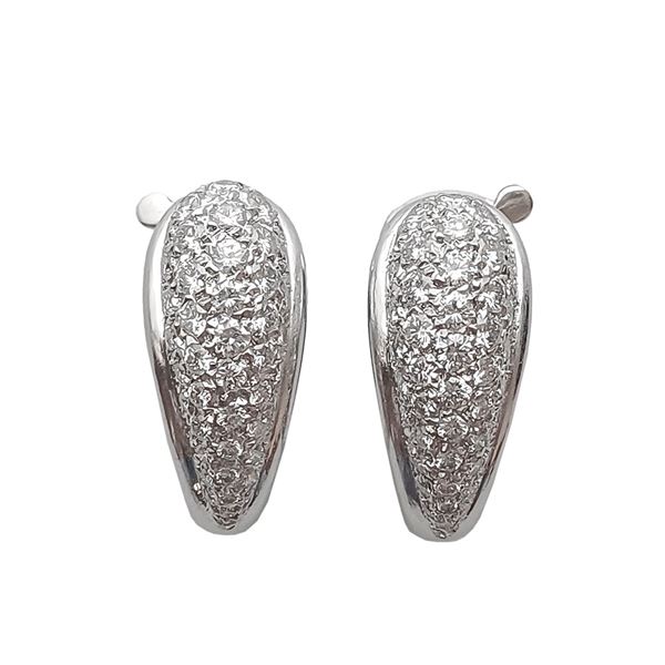 Cartier Paris. Orecchini con diamanti