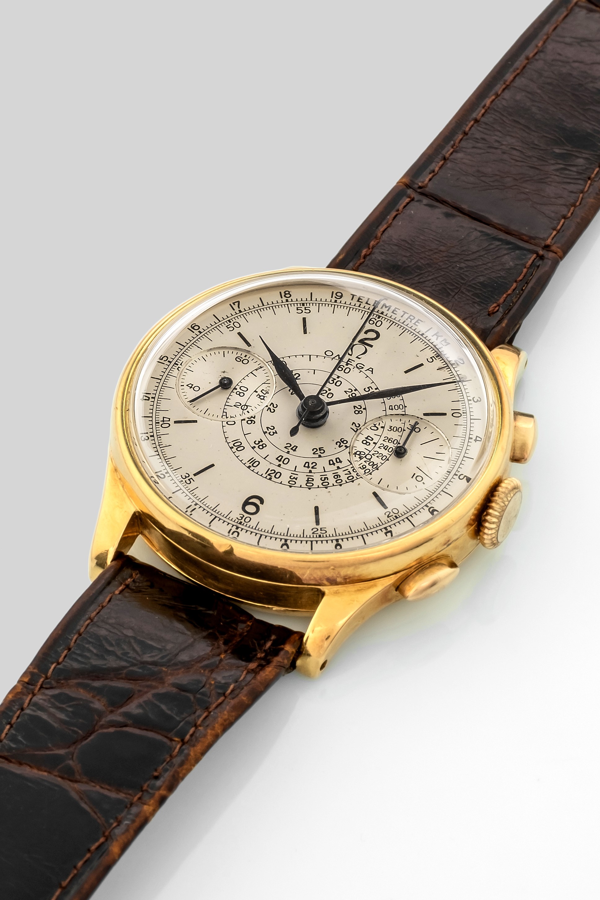Omega - Cronografo Cal 33.3 in Oro Giallo 18k, Scala Tachimetrica a Chiocciola, Circa 1945