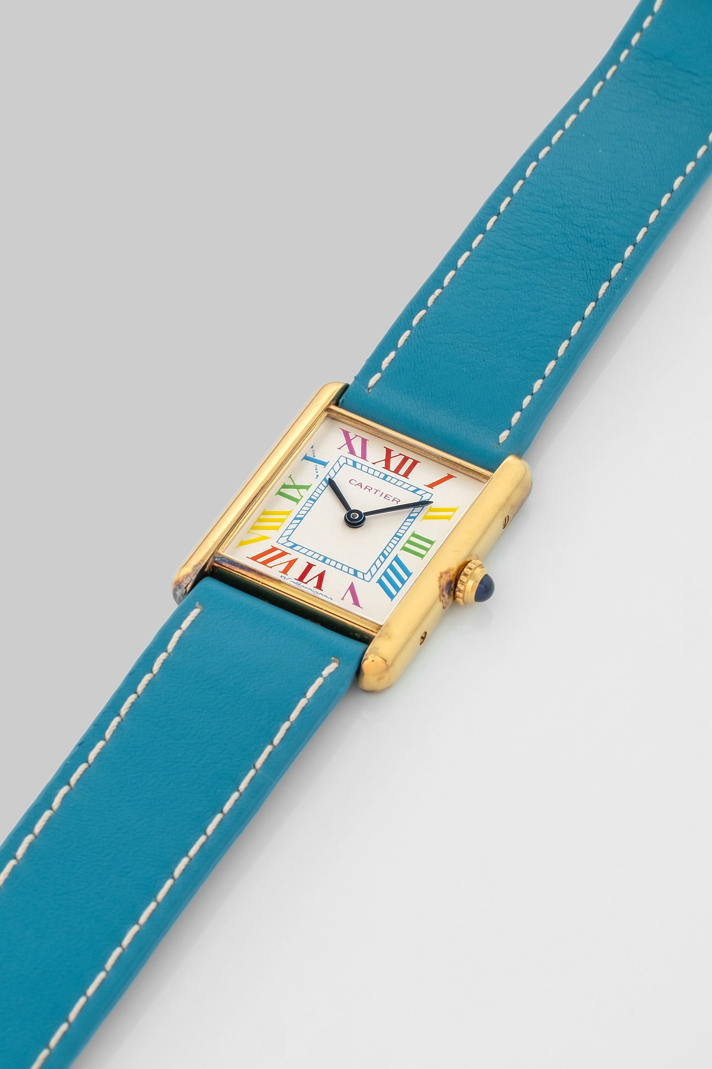 Cartier - Must "la Californienne" in Argento Laminato, Quadrante con Numeri Arcobaleno, Circa 198...
