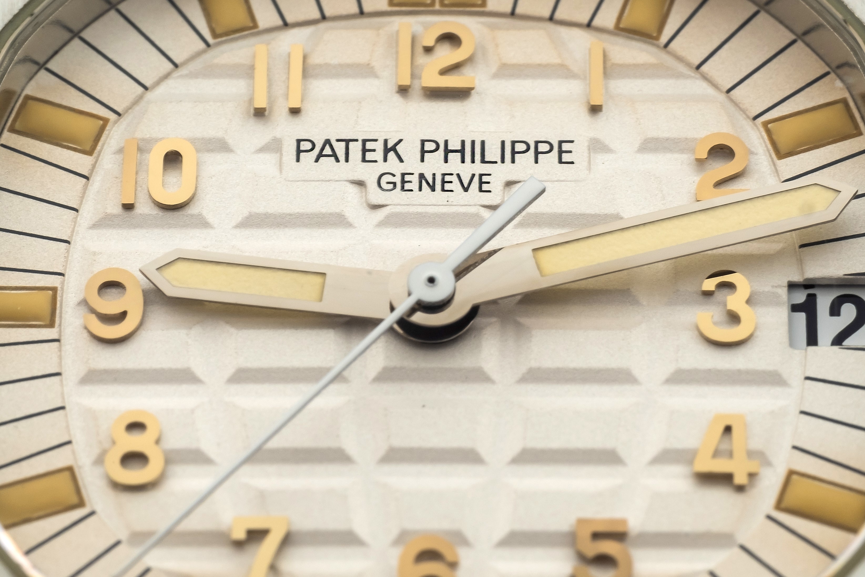 Patek Philippe - Aquanaut "albino" Ref 5065 in Acciaio con Scatola, Garanzia e Quadrante Suppleme...