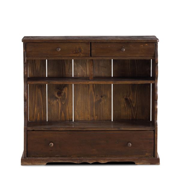 Piattaia in legno a tre cassetti. XX secolo