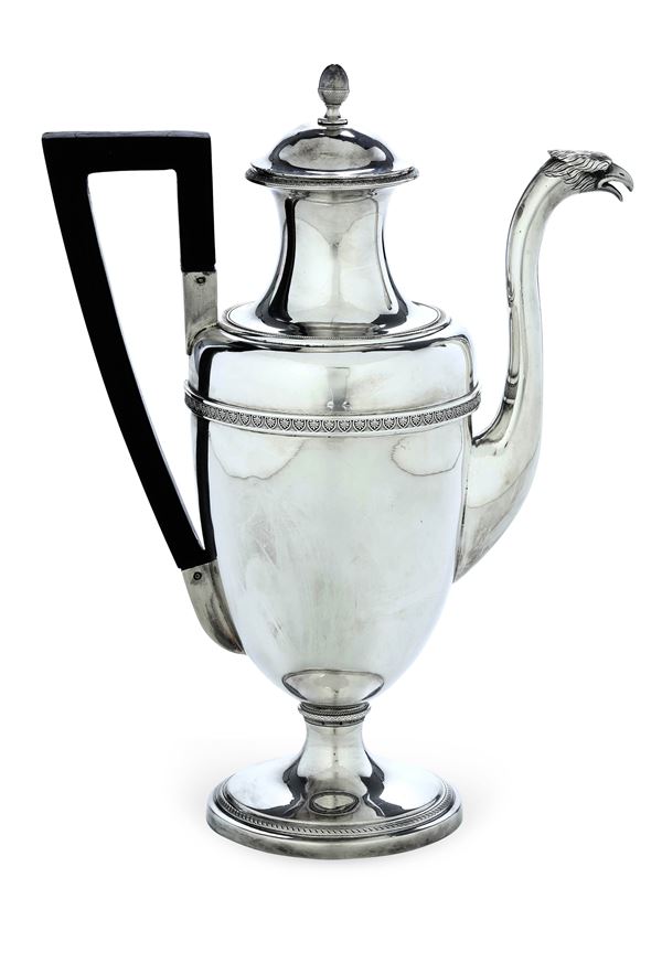 Caffettiera. Milano inizio XIX secolo, marchio dell'argentiere consunto di difficile lettura (bottega all'insegna della pisside ?)