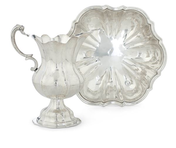 Brocca e bacile. Catania 1769. Marchio del console MAC con datario (17)69 e dell'argentiere Bartolomeo Calì