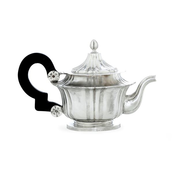 Milano, 1780-1790. Argentiere Gian Battista Croff (1756-1840) Rara teiera