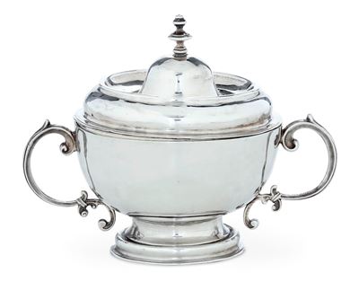 Tazza con Coperchio. Manifattura Italiana del XVIII Secolo (marchio Consunto)