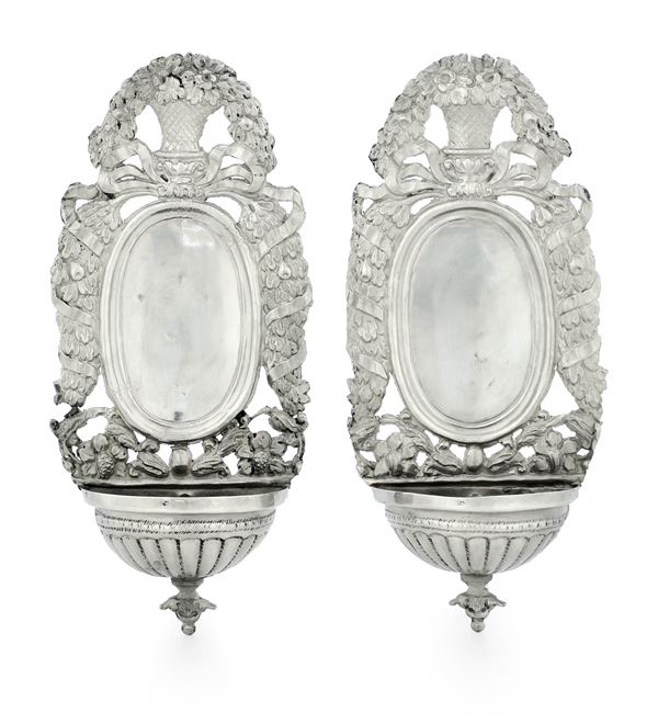 Coppia di acquasantiere a specchio. Venezia XIX secolo