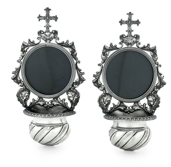 Coppia di acquasantiere a cornice. Milano XIX secolo, argentiere Pietro Terriggia (?) (marchio parziale)