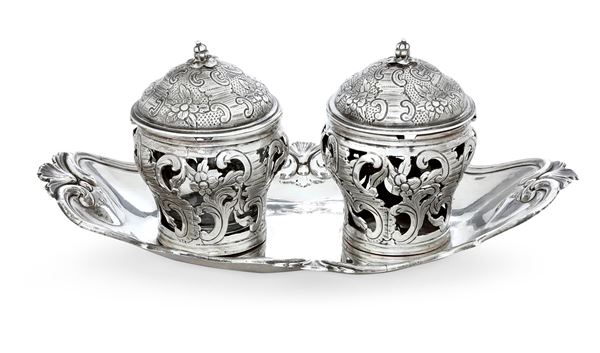 Mostardiera. Torino terzo quarto del XVIII secolo, assaggiatore Carlo Mica, contrassaggiatore Francesco Pagliani. Marchio dell'argentiere non identificato