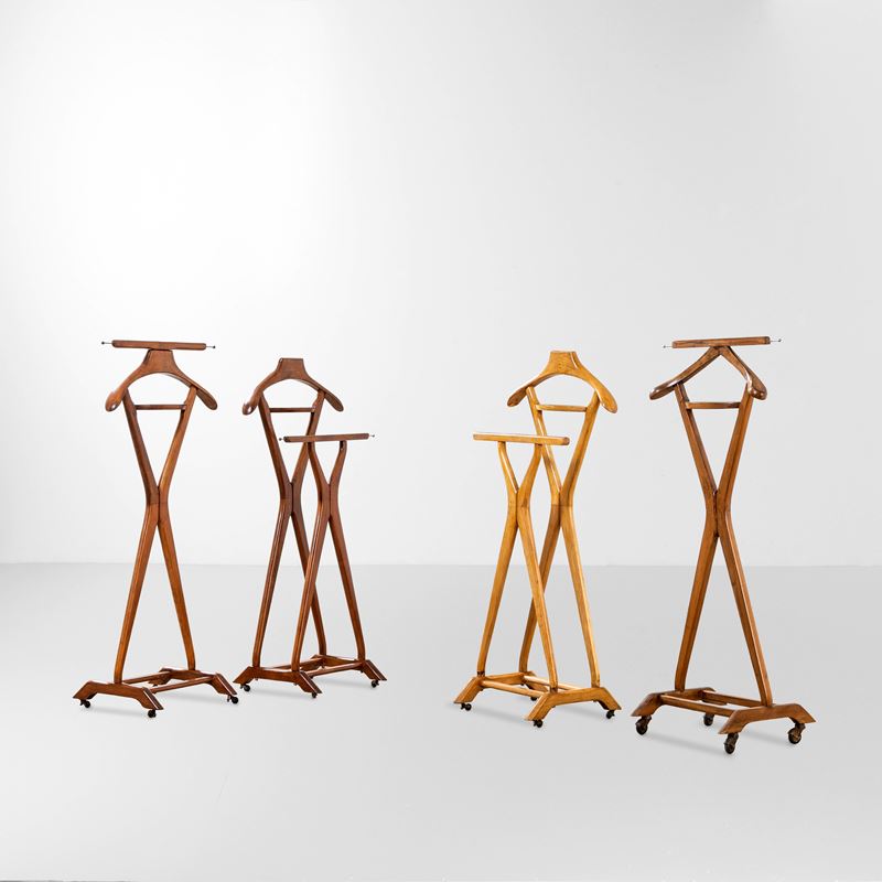 Ico Parisi : Quattro Servomuto appendiabiti.  - Auction Design - Cambi Casa d'Aste