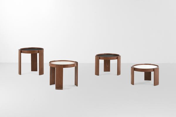 Set di 4 tavolini impilabili. mod. 780/783