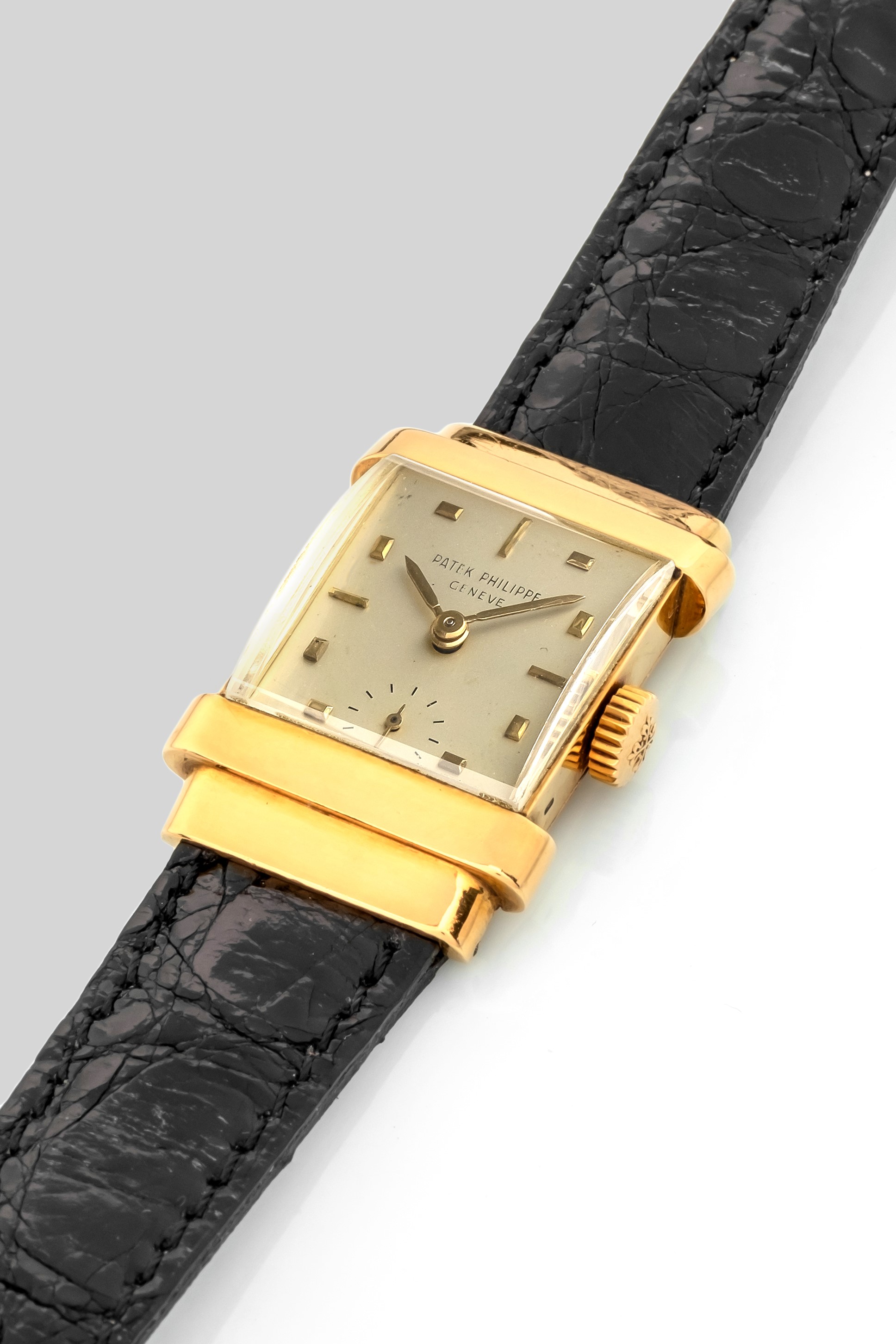 Patek Philippe - "cinesino" Ref 1450 in Oro Giallo, Quadrante Argentè con Scatola ed Estratto, Ci...