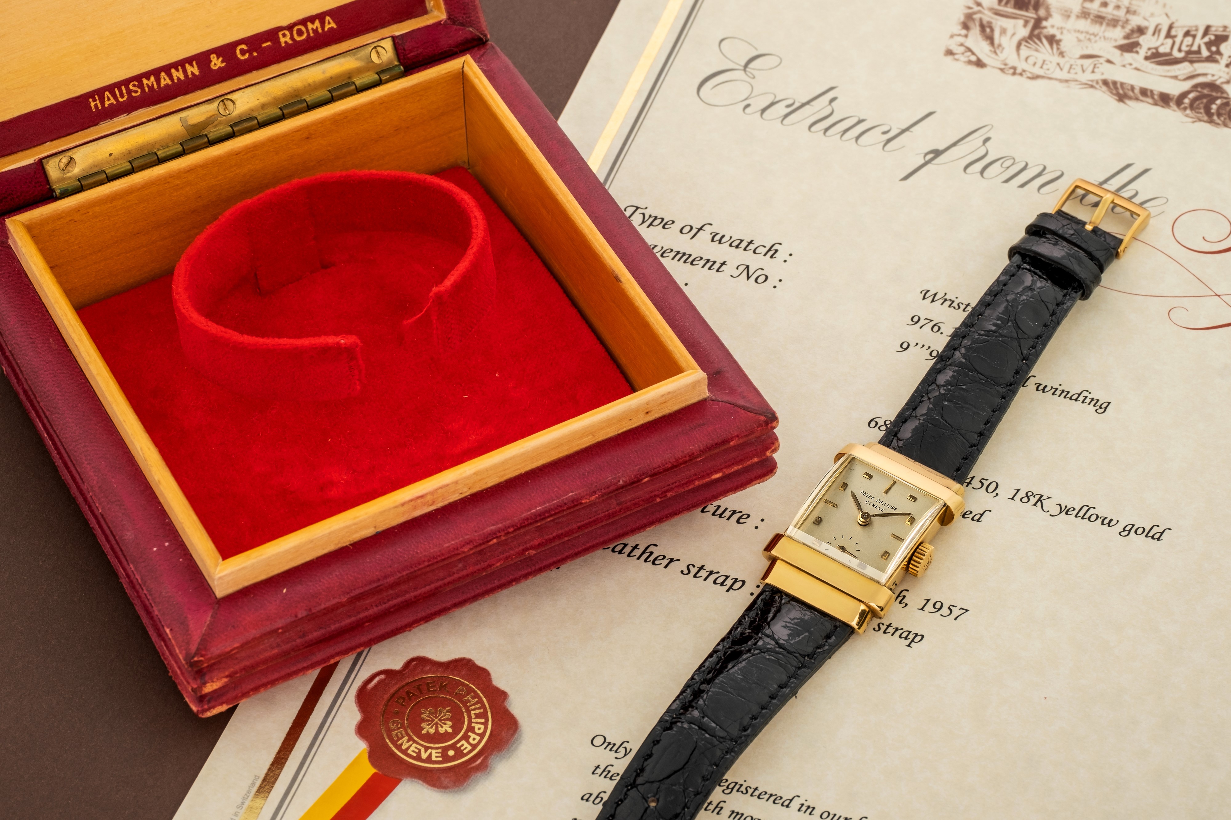 Patek Philippe - "cinesino" Ref 1450 in Oro Giallo, Quadrante Argentè con Scatola ed Estratto, Ci...