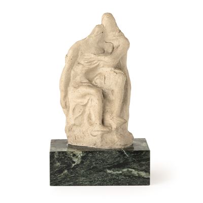 Pietà, scultura in litoceramica