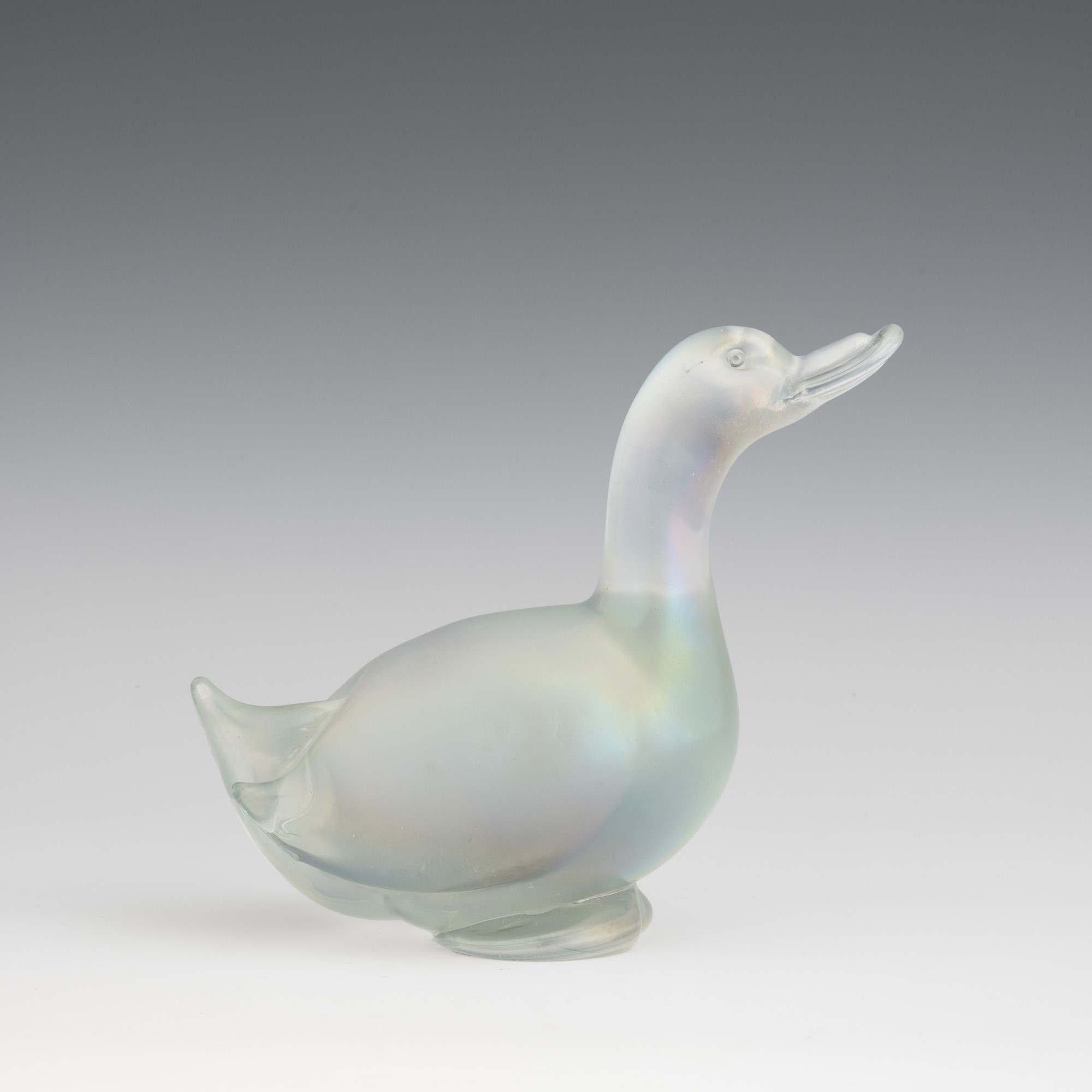 Murano (ca. 1940), Soprammobile a forma di papera in vetro iridescente pesante