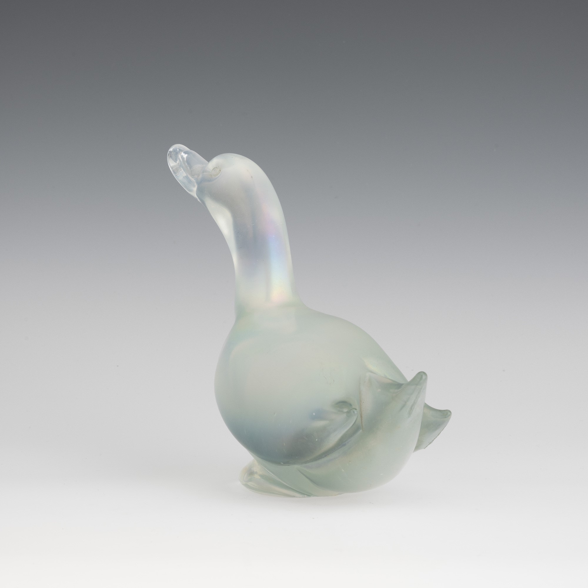 Murano (ca. 1940), Soprammobile a forma di papera in vetro iridescente pesante