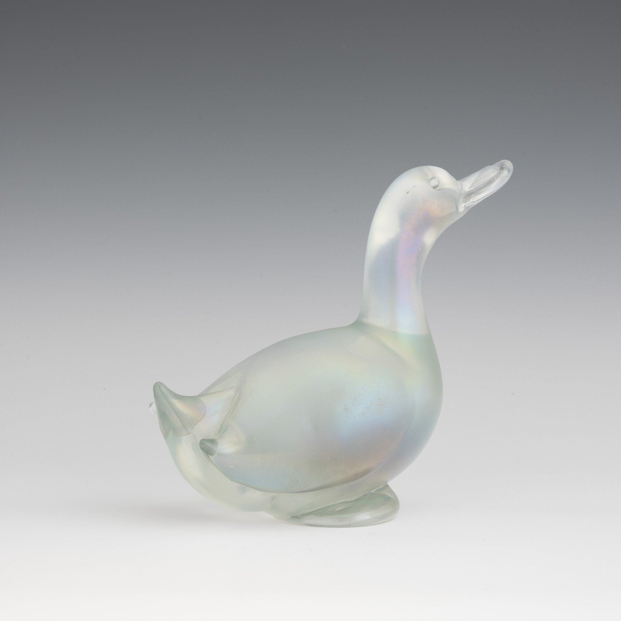 Murano (ca. 1940), Soprammobile a forma di papera in vetro iridescente pesante