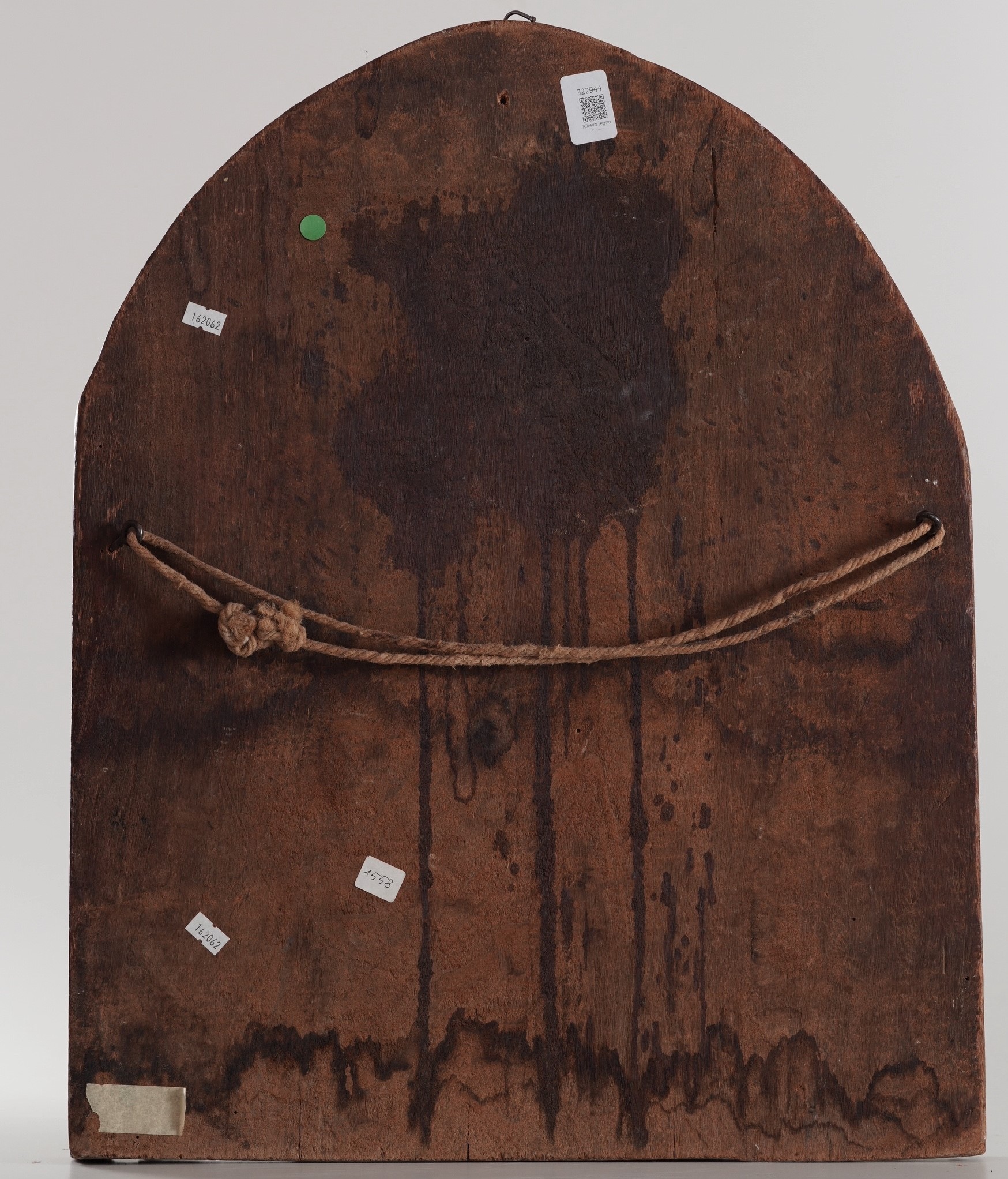 Cristo Deposto. Altorilievo Centinato in Legno Policromo. Italia Centrale del XV-XVI Secolo
