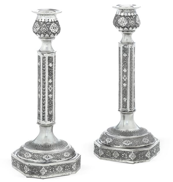 Coppia di candelieri a colonna, Persia XX secolo 