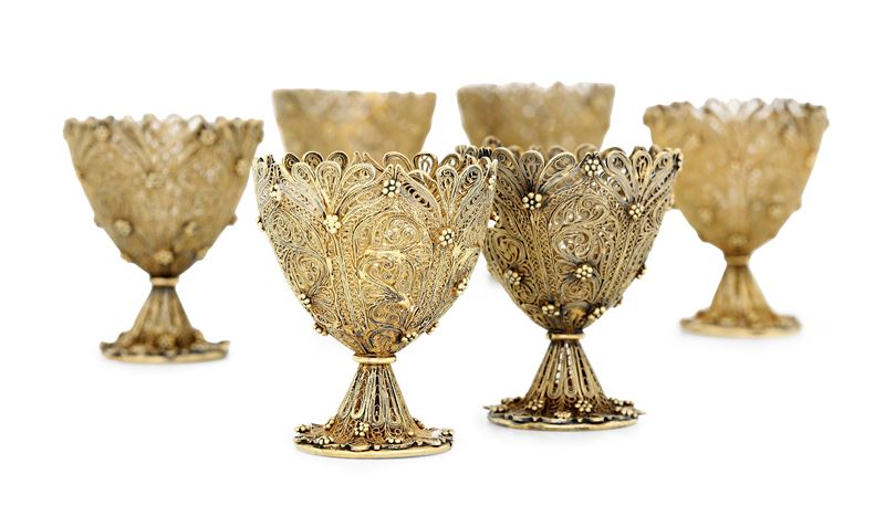 Sei zarf. Arte Ottomana dell'inizio XX secolo  - Asta Argenti da Collezione | XX secolo - II - Cambi Casa d'Aste