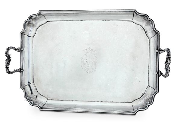 Vassoio biansato. Roma 1777-1779. Maestro argentiere Carlo Bartolotti (patentato il 29 dicembre del 1776, attivo sino al 1824)