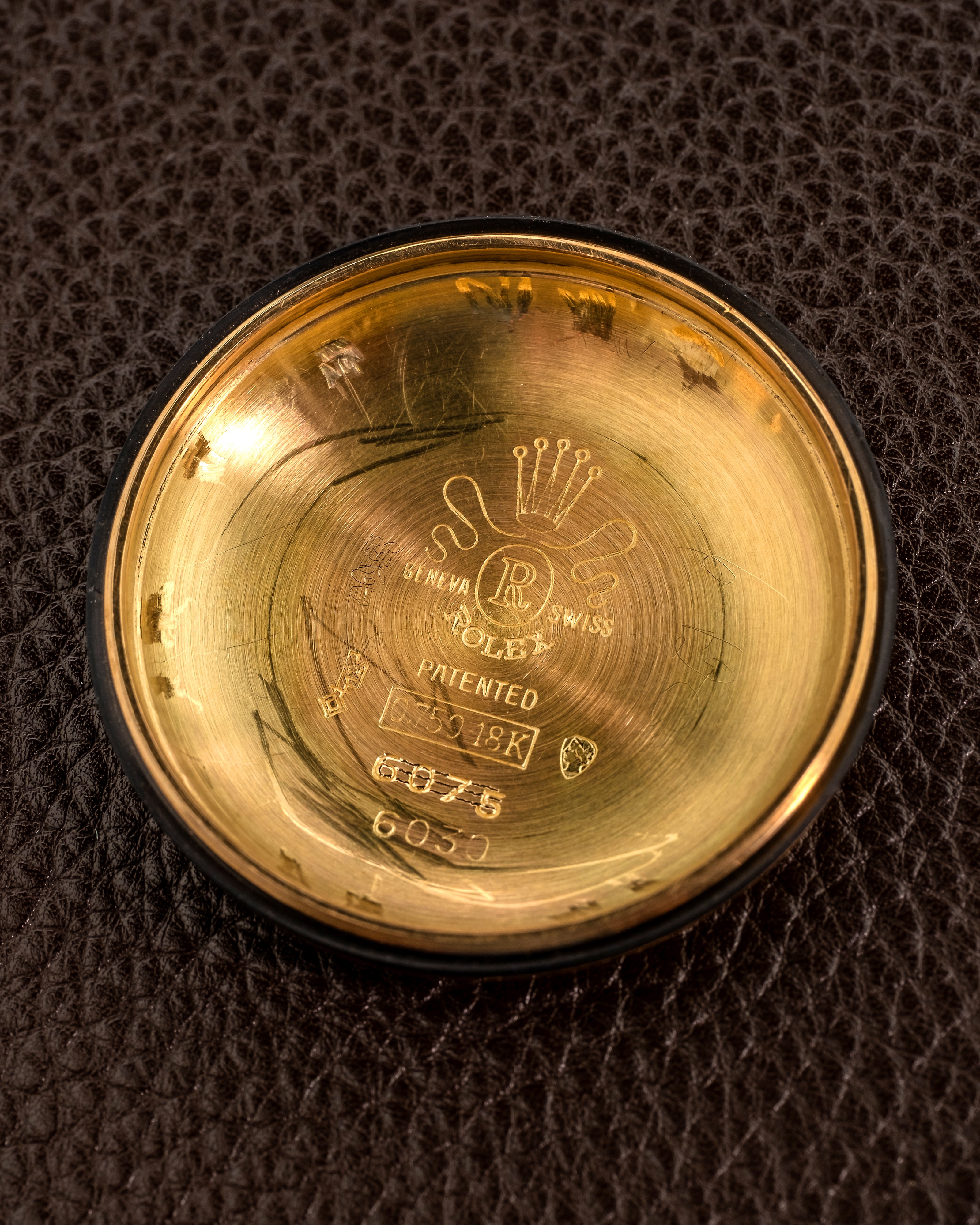 Rolex - Ovettone Ref 6030 in Oro Giallo 18k, Datario Roulette Lancette a Foglia, Circa 1950